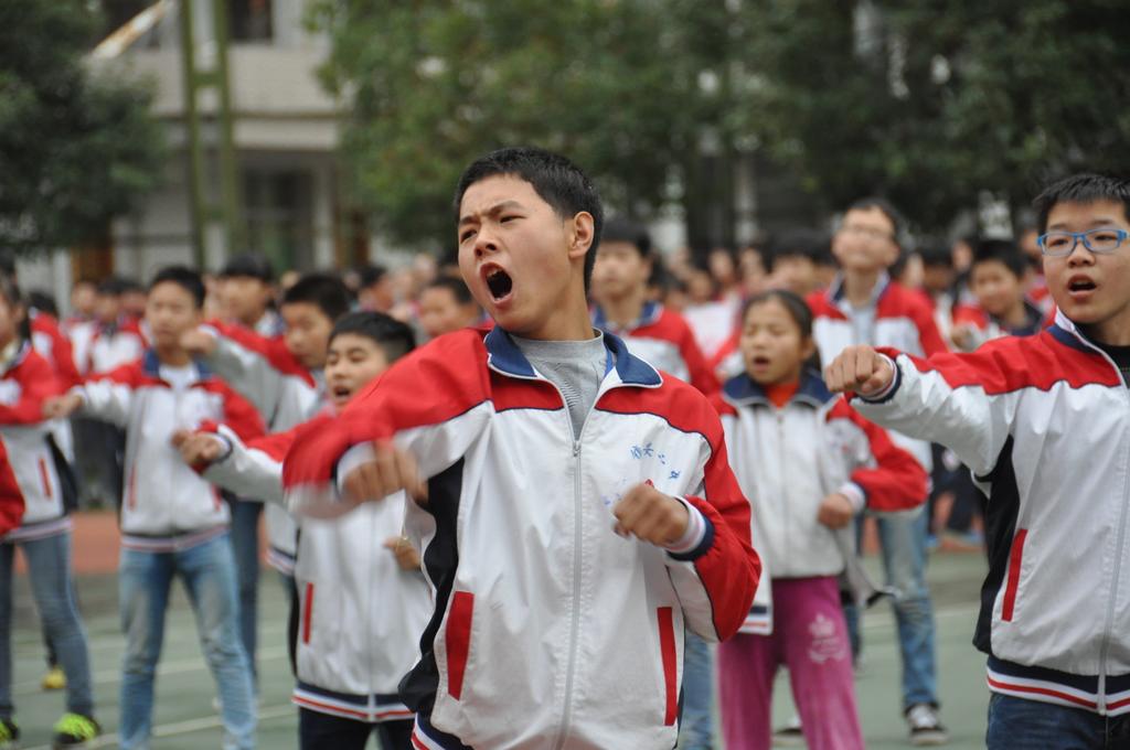 陕西省镇安县第二中学第十三届校运动会掠影